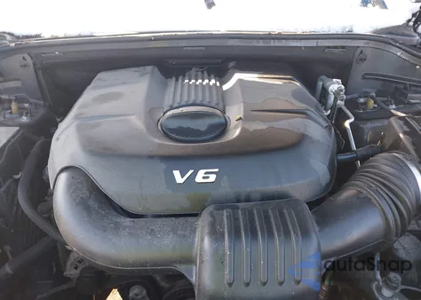 2014 Jeep Grand Cherokee Overland z USA, uszkodzony, nr VIN 1C4RJFCGXEC448848